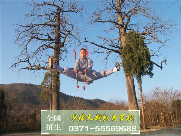 女大學(xué)生裸貸背后,家長應(yīng)做好女生青春期教育引導(dǎo)