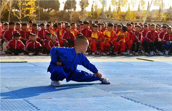 不要當(dāng)著孩子的面說老師壞話