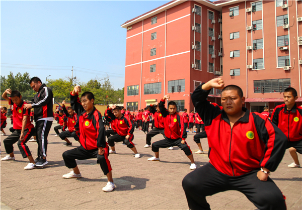 怎么讓叛逆期的孩子放下手機